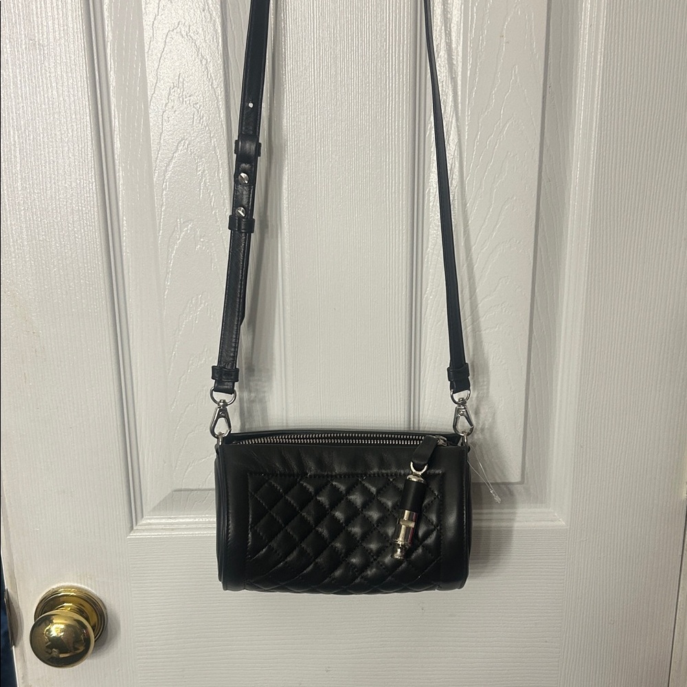 Elegant Black Quilted Leigh Ann Barnes Crossbody barrel  Bag